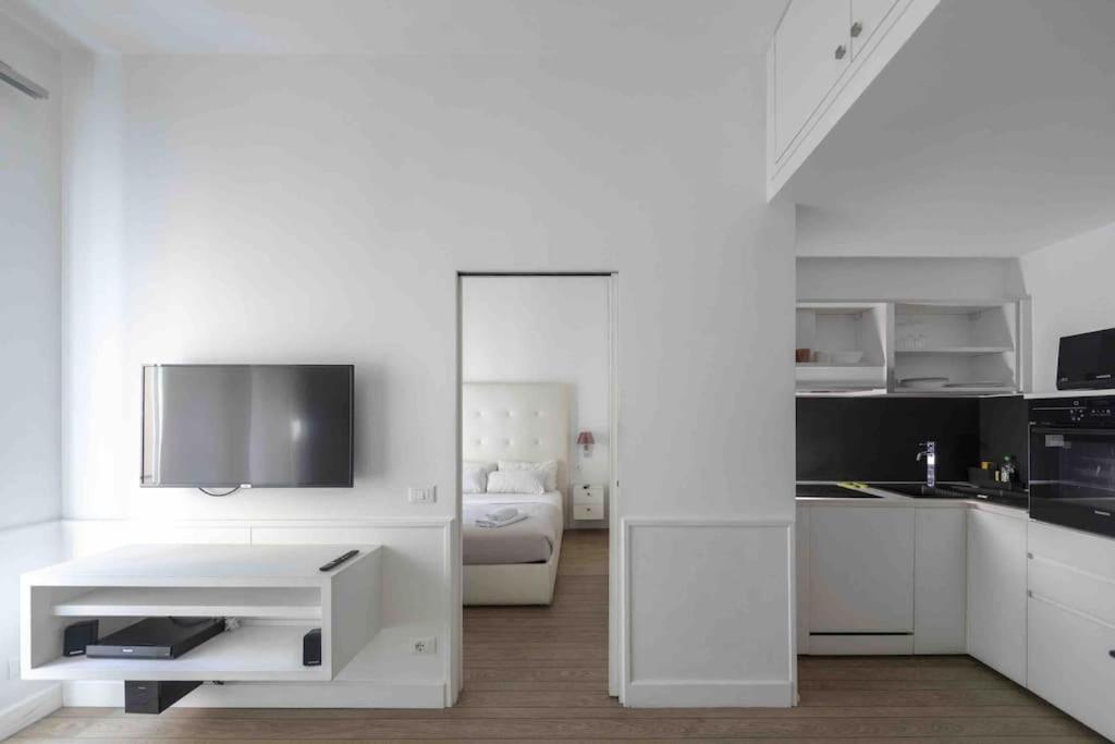 Piazza Di Spagna - Suite Frezza Рим Экстерьер фото