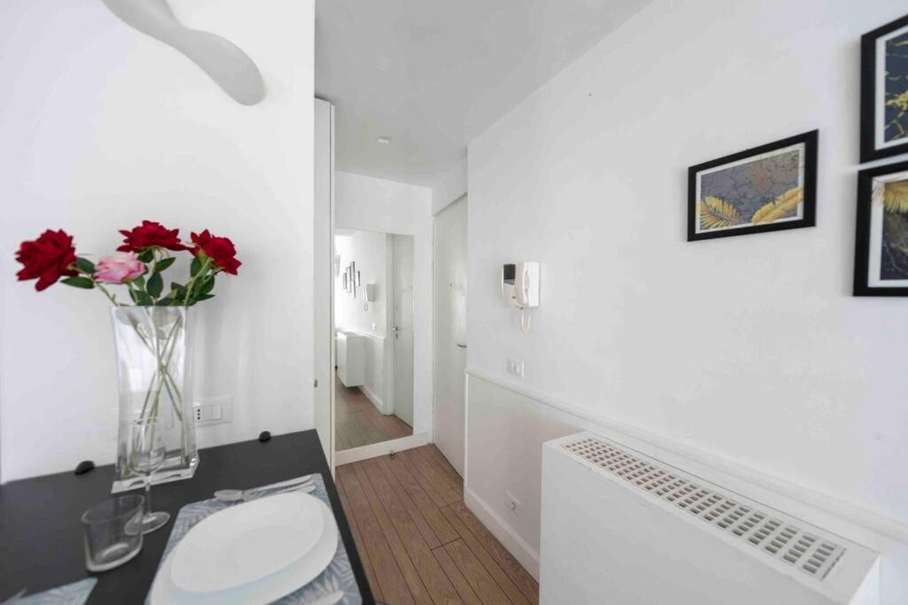Piazza Di Spagna - Suite Frezza Рим Экстерьер фото