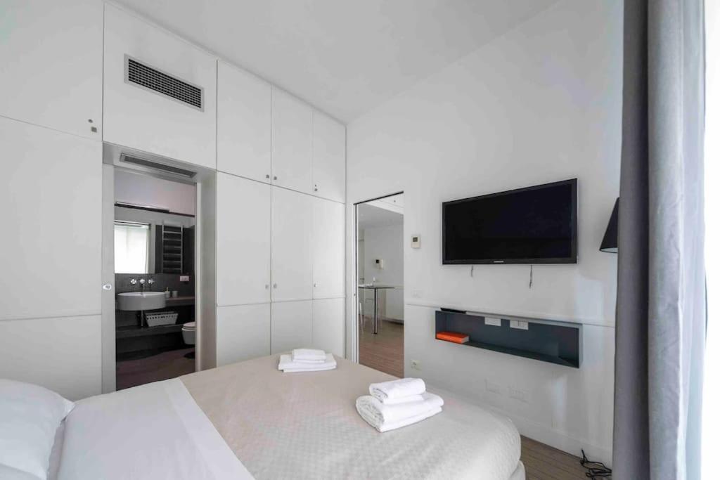 Piazza Di Spagna - Suite Frezza Рим Экстерьер фото